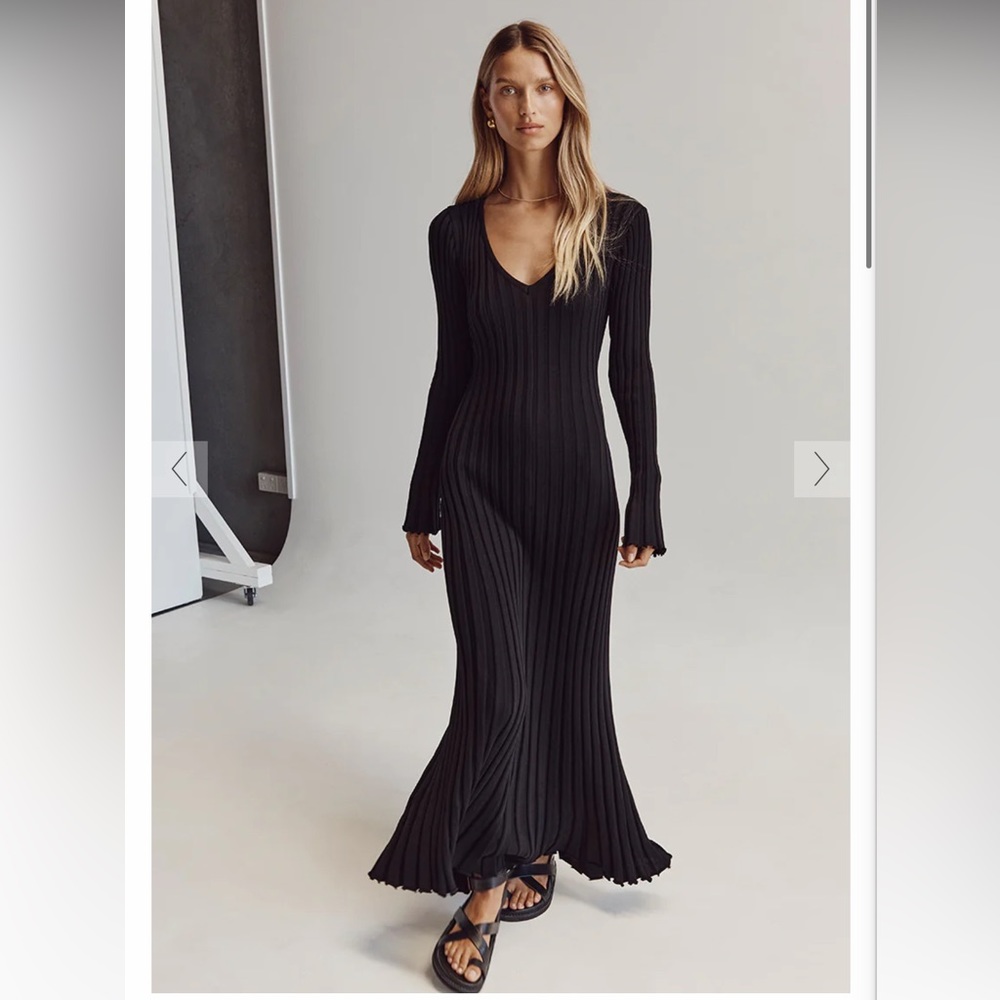 NWT Dissh REIGN BLACK SLEEVED KNIT MIDI DRESS